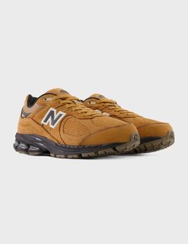 Zapatillas New Balance M2002REI TobaccoBlackBone